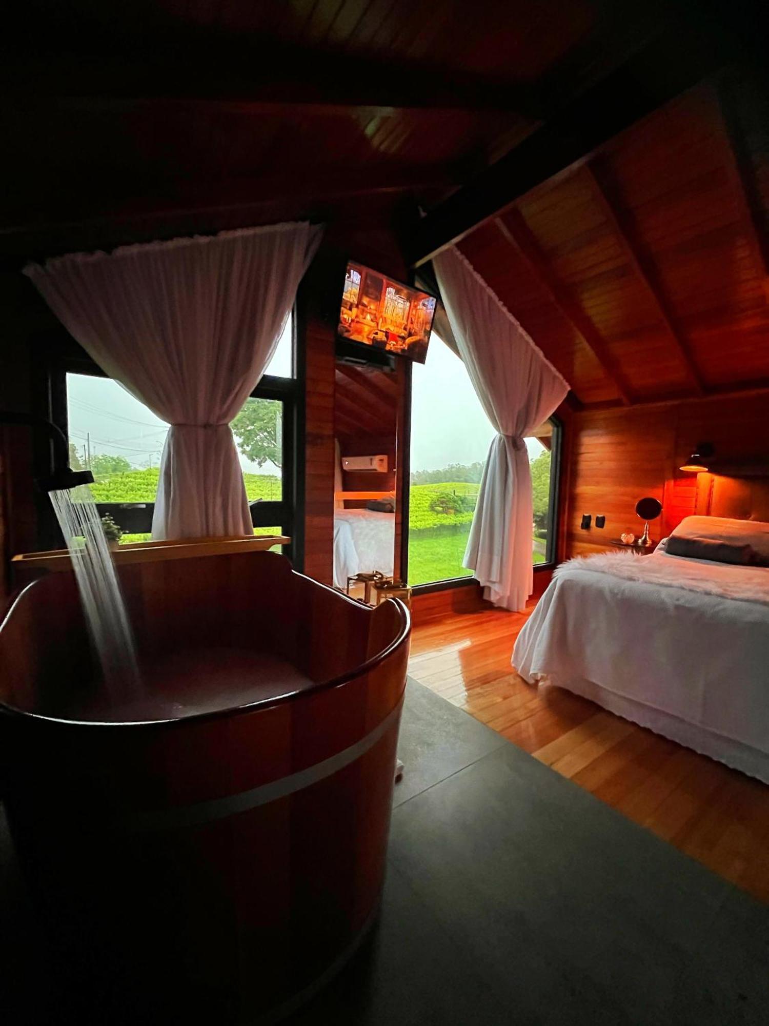 Capanna Del Vale - Um Refugio No Vale Dos Vinhedos Com Experiencia Exclusiva De Degustacao Na Vinicola Dom Candido Bento Goncalves Ngoại thất bức ảnh